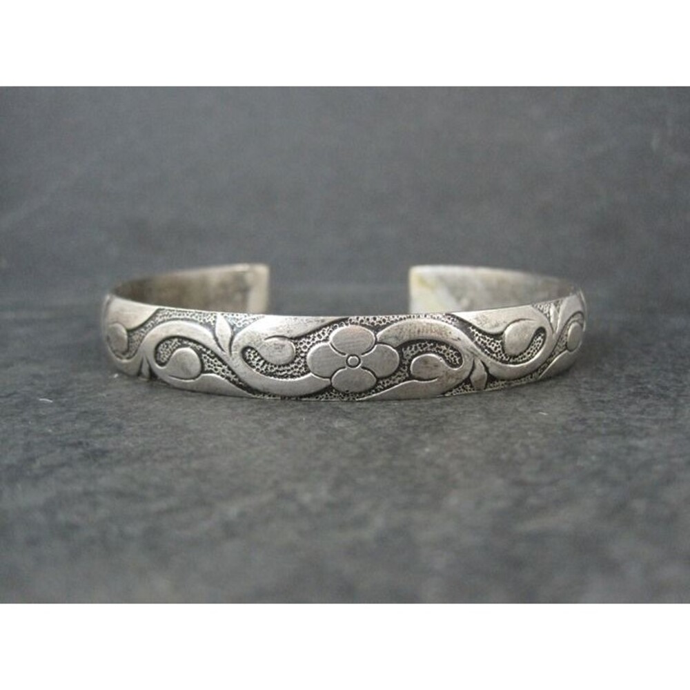 Vintage Silver Floral Cuff Bracelet 8 Inches
